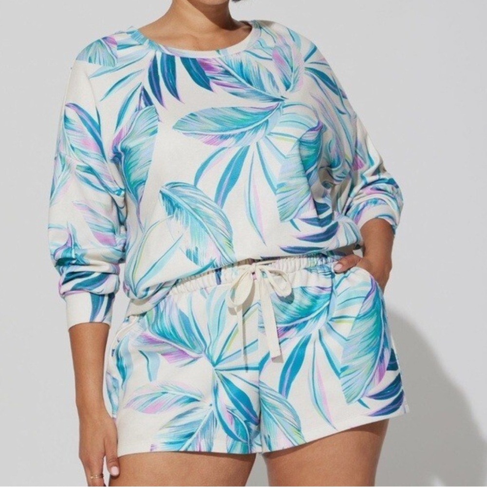 Torrid NWOT Pull On Drawstring Waist Terry Cloth Palm Leaves Shorts